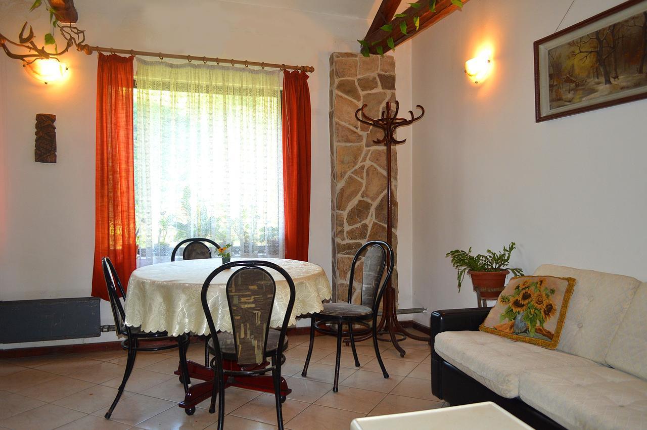 Holiday Home Tanevi Τριάβνα Εξωτερικό φωτογραφία